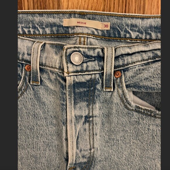 Levi's Wedgie Straight Fit Jeans (Size 30) - Picture 4 of 5